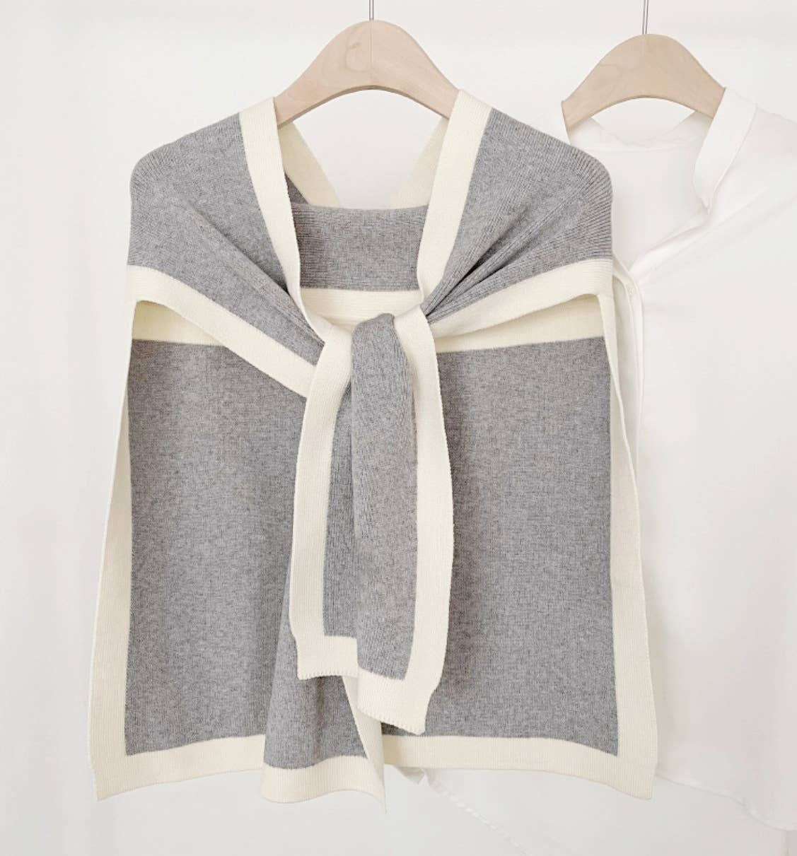 Shoulder Wrap Scarf with Contrast Trim