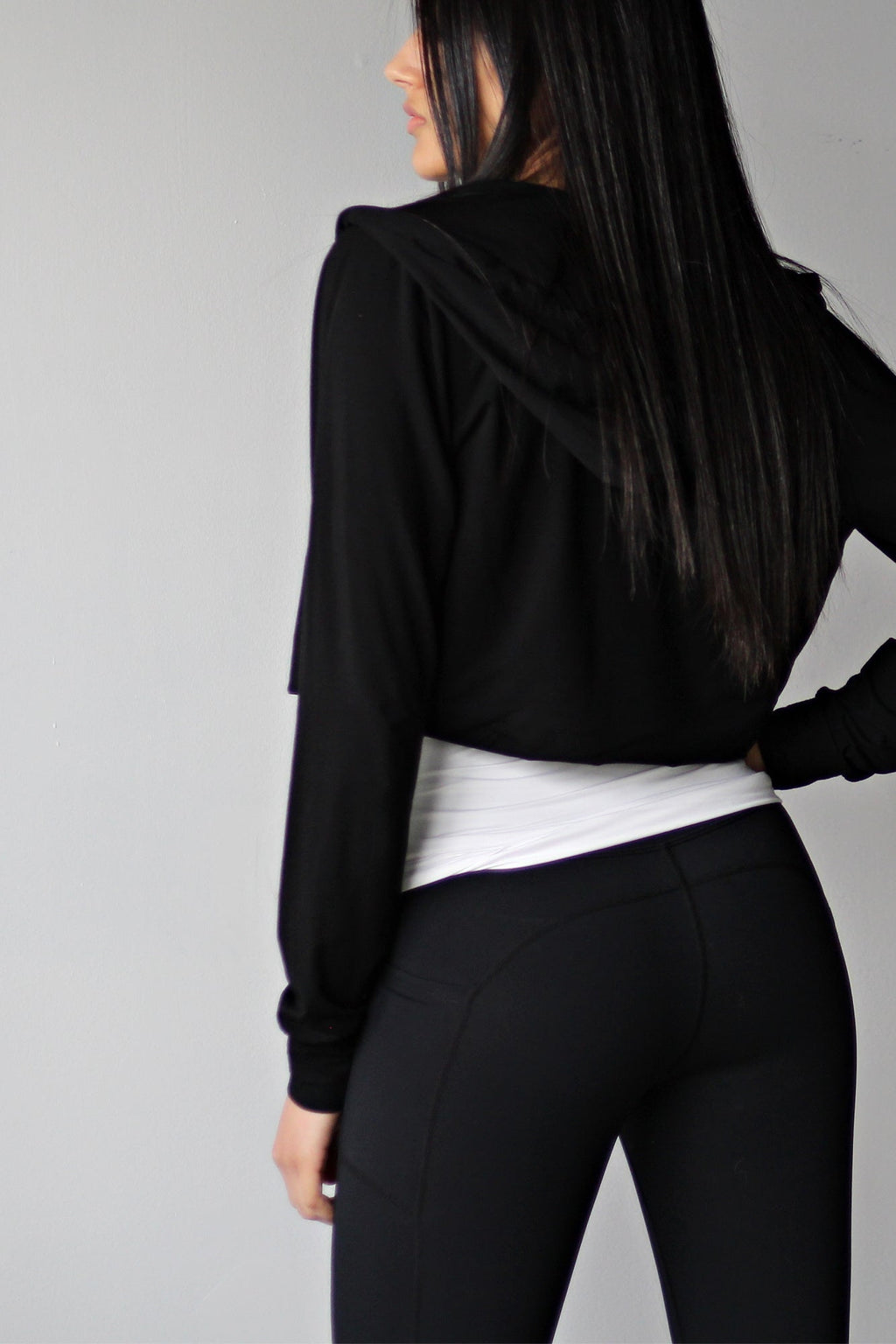 Cropped Hoodie - EMMYDEVEAUX