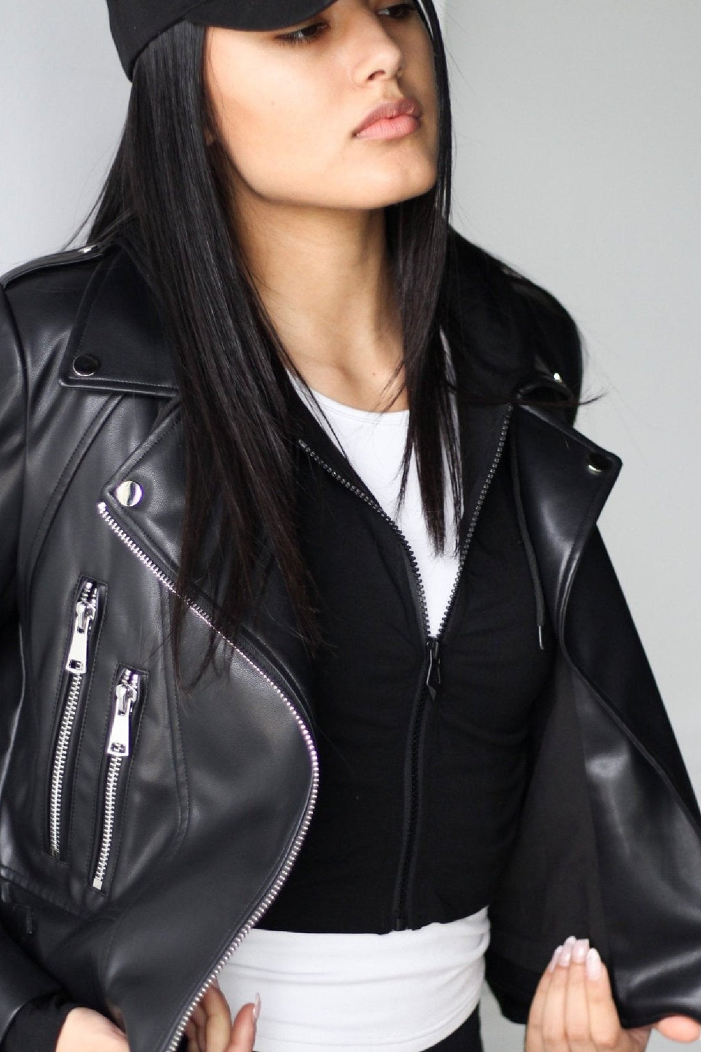 Cropped Hoodie - EMMYDEVEAUX