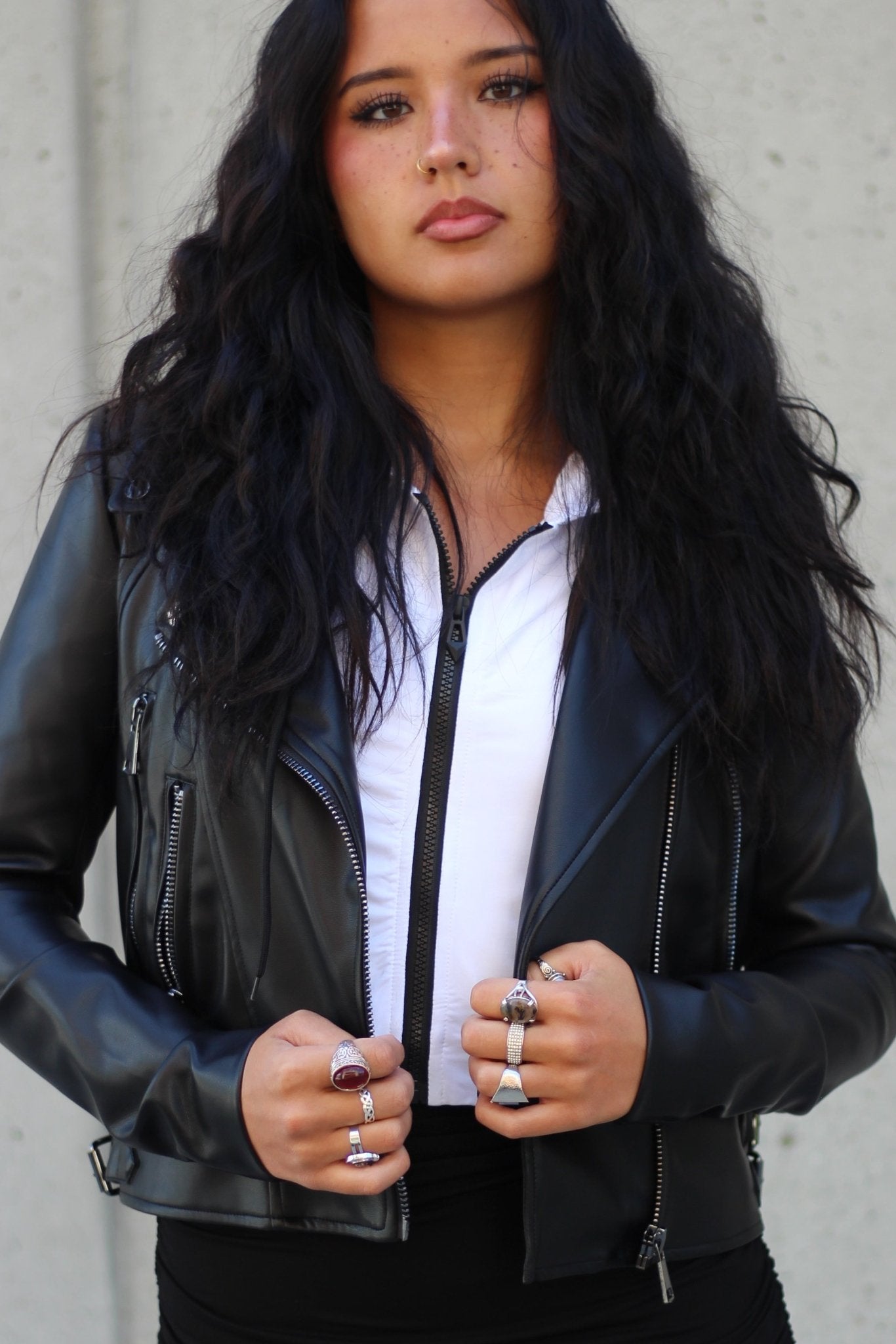 Cropped Hoodie - EMMYDEVEAUX