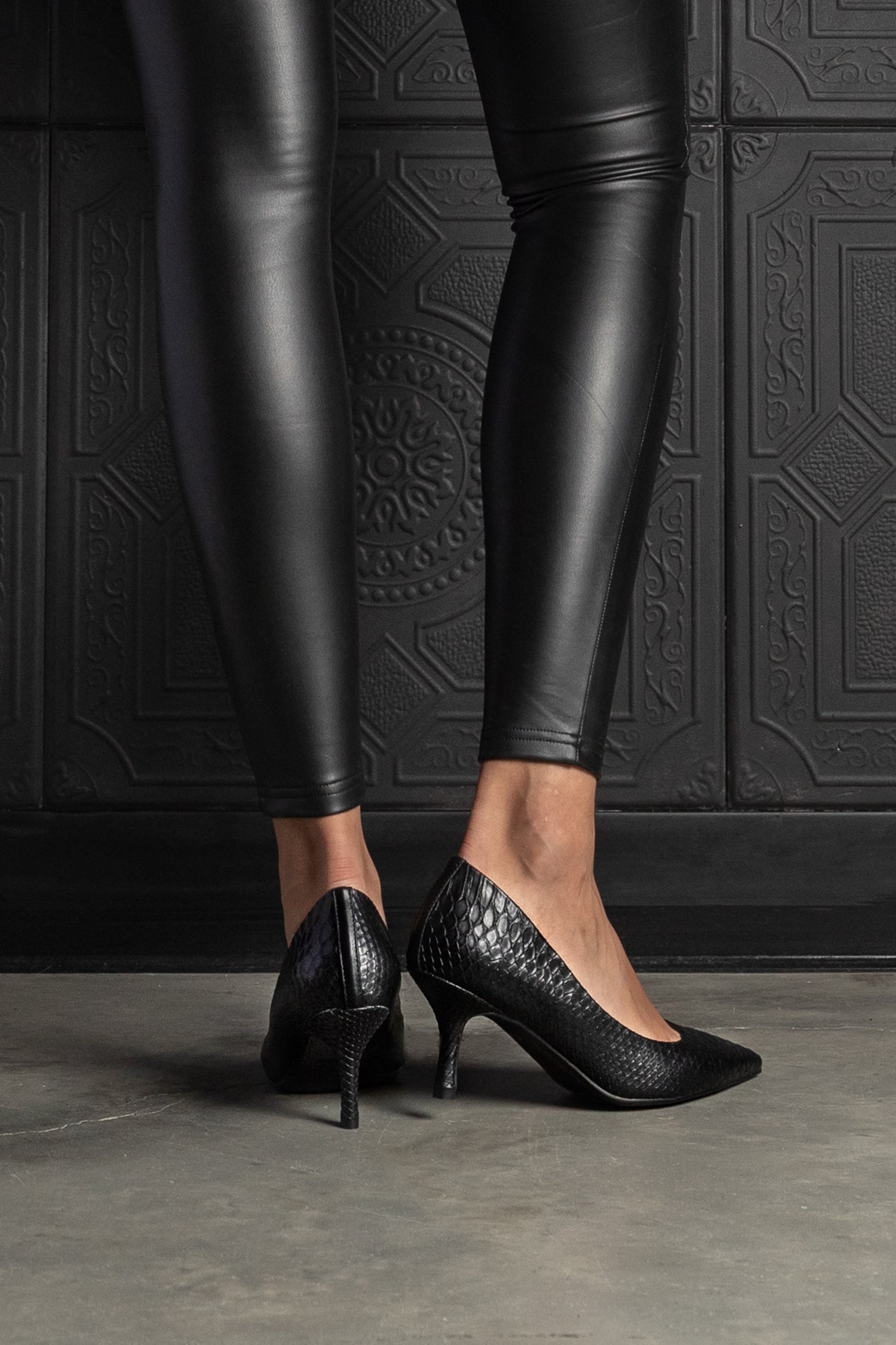 Harper Heel Black Croc - EMMYDEVEAUX