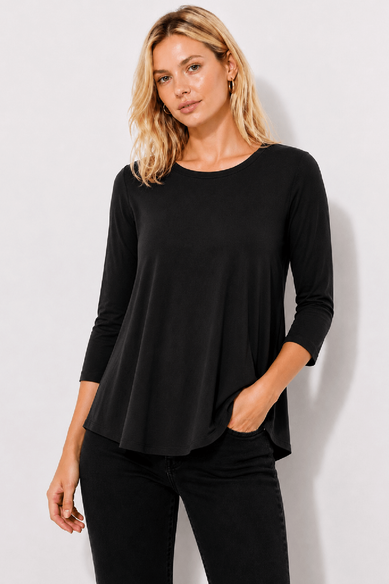 Relaxed 3/4 Sleeve - EMMYDEVEAUX