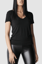 V-Neck T-Shirt - Black - EMMYDEVEAUX